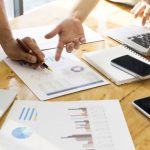Trading options : quels sont les avantages et les risques ?