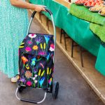 Pourquoi opter pour un sac de courses à roulettes et comment la choisir ?